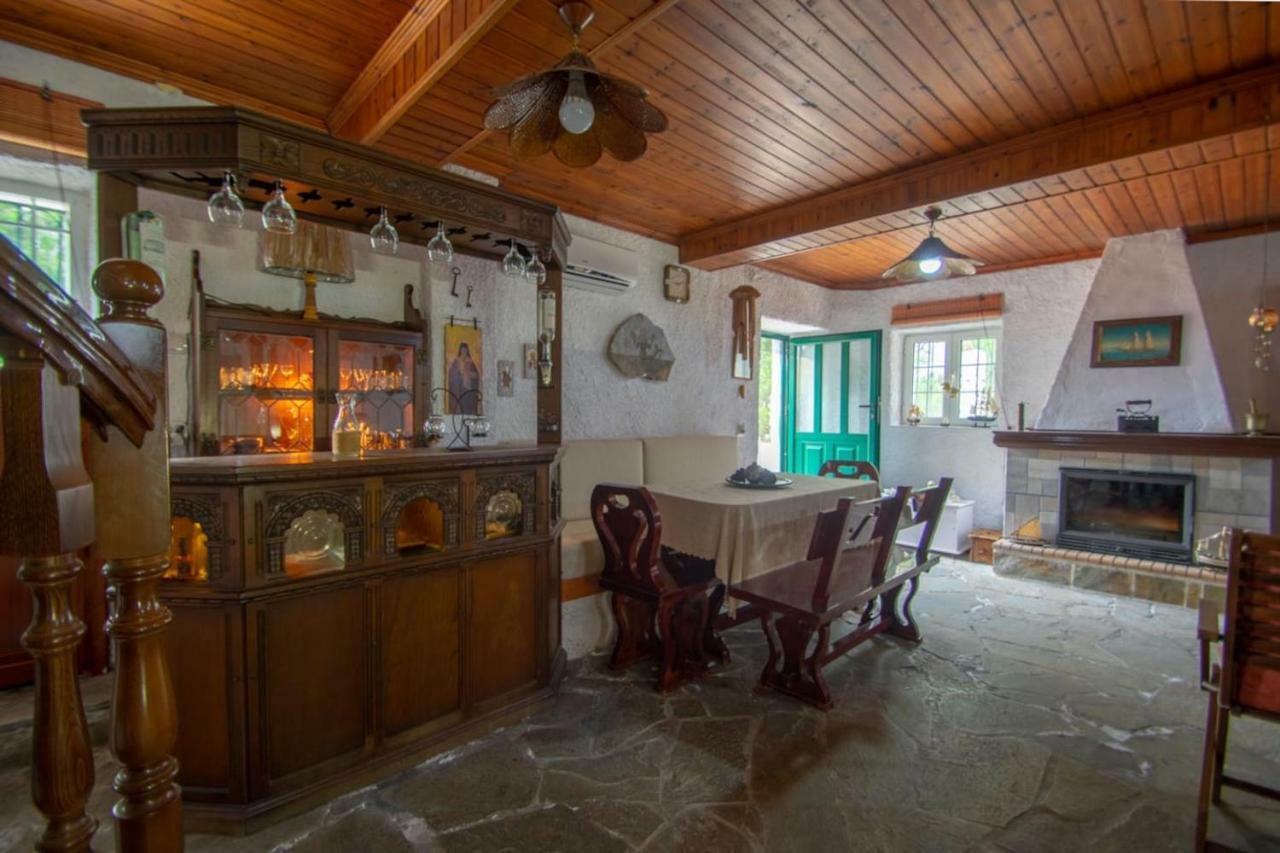 Traditional Village House Meson Yerakarion Exterior photo
